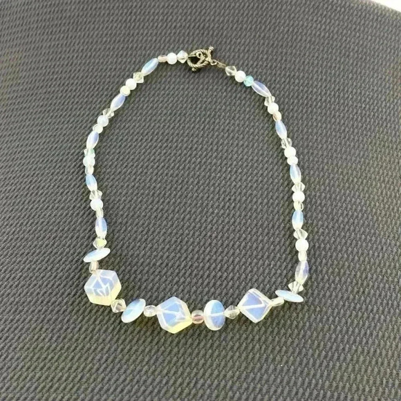 Moonstone Glass Chunky Beaded Necklace Iridescent Cube Silver Tone 16" - Picture 15 of 16